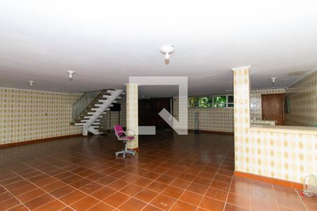 Casa à venda com 450m², 4 quartos e 5 vagas Casa à venda com 450m², 4 quartos e 5 vagasGaragem