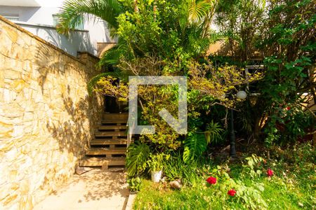 Casa à venda com 450m², 4 quartos e 5 vagas Casa à venda com 450m², 4 quartos e 5 vagasJardim