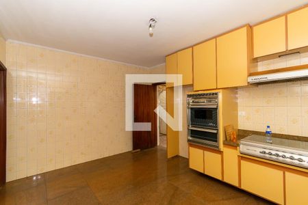 Casa à venda com 450m², 4 quartos e 5 vagas Casa à venda com 450m², 4 quartos e 5 vagasCozinha