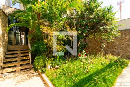 Casa à venda com 450m², 4 quartos e 5 vagas Casa à venda com 450m², 4 quartos e 5 vagasJardim