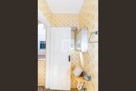 Casa à venda com 450m², 4 quartos e 5 vagas Casa à venda com 450m², 4 quartos e 5 vagasBanheiro de Serviço