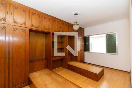 Casa à venda com 450m², 4 quartos e 5 vagas Casa à venda com 450m², 4 quartos e 5 vagasSuíte 2