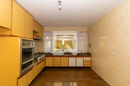 Casa à venda com 450m², 4 quartos e 5 vagas Casa à venda com 450m², 4 quartos e 5 vagasCozinha