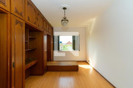 Casa à venda com 450m², 4 quartos e 5 vagas Casa à venda com 450m², 4 quartos e 5 vagasQuarto 1