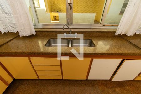 Casa à venda com 450m², 4 quartos e 5 vagas Casa à venda com 450m², 4 quartos e 5 vagasCozinha