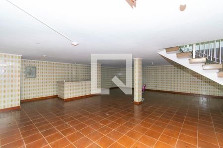 Casa à venda com 450m², 4 quartos e 5 vagas Casa à venda com 450m², 4 quartos e 5 vagasGaragem