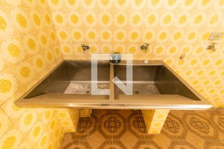 Casa à venda com 450m², 4 quartos e 5 vagas Casa à venda com 450m², 4 quartos e 5 vagasÁrea de Serviço