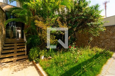 Casa à venda com 450m², 4 quartos e 5 vagas Casa à venda com 450m², 4 quartos e 5 vagasJardim