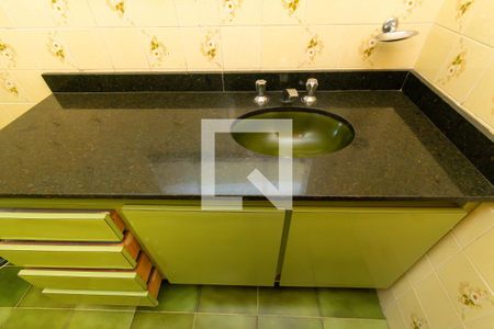 Casa à venda com 450m², 4 quartos e 5 vagas Casa à venda com 450m², 4 quartos e 5 vagasBanheiro da Suíte 1