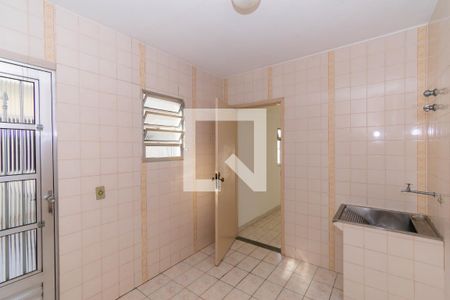 Casa à venda com 450m², 4 quartos e 5 vagas Casa à venda com 450m², 4 quartos e 5 vagasÁrea de Serviço