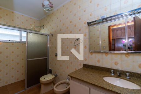 Casa à venda com 450m², 4 quartos e 5 vagas Casa à venda com 450m², 4 quartos e 5 vagasBanheiro da Suíte 2