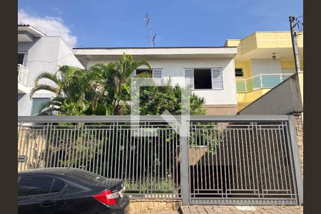 Casa à venda com 450m², 4 quartos e 5 vagas Casa à venda com 450m², 4 quartos e 5 vagasFachada