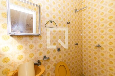 Casa à venda com 450m², 4 quartos e 5 vagas Casa à venda com 450m², 4 quartos e 5 vagasBanheiro de Serviço