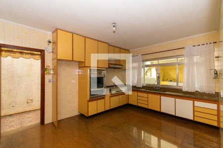 Casa à venda com 450m², 4 quartos e 5 vagas Casa à venda com 450m², 4 quartos e 5 vagasCozinha