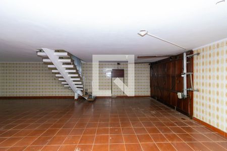 Casa à venda com 450m², 4 quartos e 5 vagas Casa à venda com 450m², 4 quartos e 5 vagasGaragem