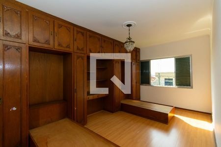 Casa à venda com 450m², 4 quartos e 5 vagas Casa à venda com 450m², 4 quartos e 5 vagasQuarto 1