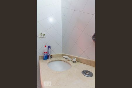 Casa à venda com 200m², 4 quartos e 1 vagaBanheiro Social