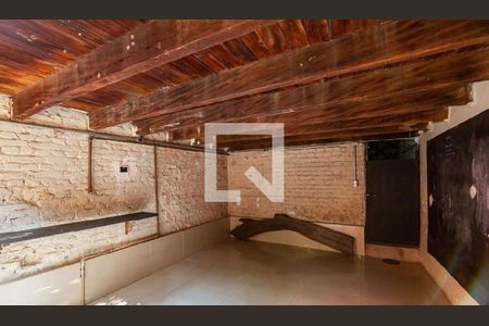 Casa à venda com 230m², 3 quartos e sem vaga Casa à venda com 230m², 3 quartos e sem vagaPorão