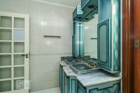 Casa à venda com 349m², 4 quartos e 2 vagas Casa à venda com 349m², 4 quartos e 2 vagasBanheiro