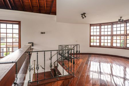 Casa à venda com 349m², 4 quartos e 2 vagas
