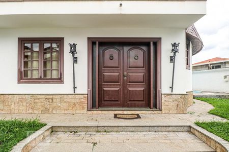 Casa à venda com 349m², 4 quartos e 2 vagas Casa à venda com 349m², 4 quartos e 2 vagasFachada