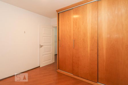 Casa à venda com 349m², 4 quartos e 2 vagas Casa à venda com 349m², 4 quartos e 2 vagasQuarto