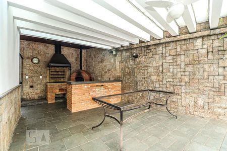 Casa à venda com 349m², 4 quartos e 2 vagas Casa à venda com 349m², 4 quartos e 2 vagasChurrasqueira