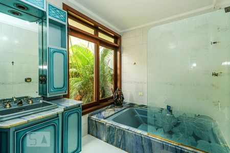 Casa à venda com 349m², 4 quartos e 2 vagas Casa à venda com 349m², 4 quartos e 2 vagasBanheiro