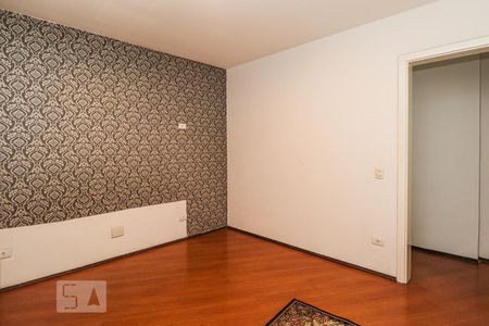 Casa à venda com 349m², 4 quartos e 2 vagas Casa à venda com 349m², 4 quartos e 2 vagasQuarto