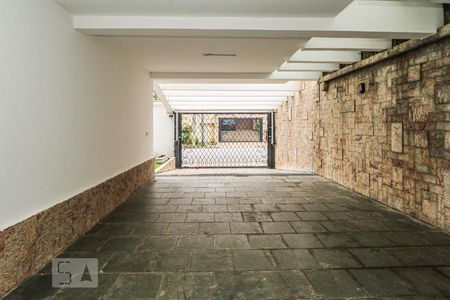 Casa à venda com 349m², 4 quartos e 2 vagas Casa à venda com 349m², 4 quartos e 2 vagasGaragem