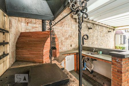 Casa à venda com 349m², 4 quartos e 2 vagas Casa à venda com 349m², 4 quartos e 2 vagasChurrasqueira