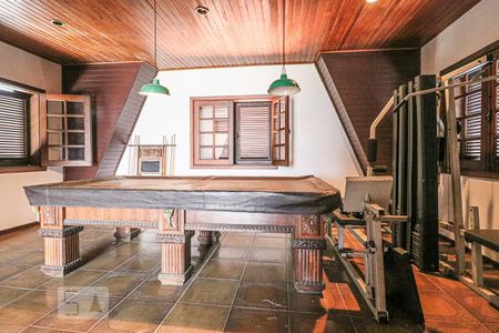 Casa à venda com 349m², 4 quartos e 2 vagas Casa à venda com 349m², 4 quartos e 2 vagasBilhar