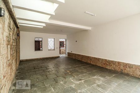 Casa à venda com 349m², 4 quartos e 2 vagas Casa à venda com 349m², 4 quartos e 2 vagasGaragem