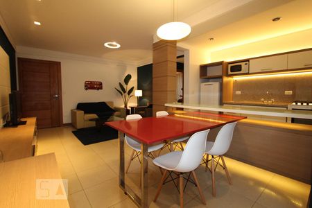Sala de apartamento para alugar com 2 quartos, 80m² em Centro, Curitiba