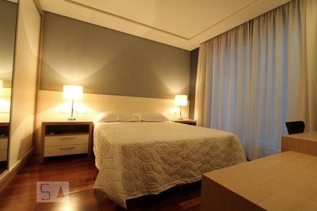 Quarto 2 de apartamento para alugar com 2 quartos, 80m² em Centro, Curitiba