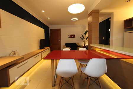 Sala de apartamento para alugar com 2 quartos, 80m² em Centro, Curitiba