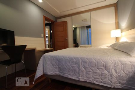 Quarto 2 de apartamento para alugar com 2 quartos, 80m² em Centro, Curitiba