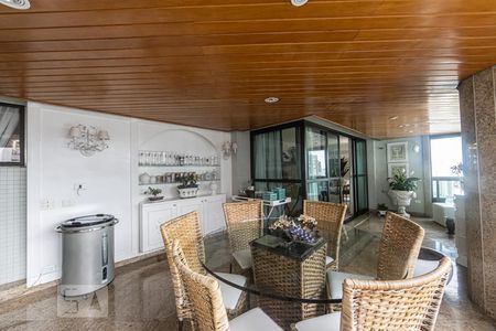 Apartamento à venda com 378m², 4 quartos e 5 vagas Apartamento à venda com 378m², 4 quartos e 5 vagasVaranda Sala