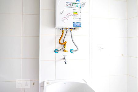 Apartamento para alugar com 60m², 3 quartos e 1 vagaCozinha e Área de Serviço,Detalhe do aquecedor a Gás