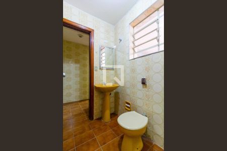 Banheiro de casa para alugar com 1 quarto, 95m² em Vila Campo Grande, São Paulo