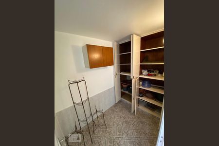 Casa à venda com 149m², 3 quartos e 3 vagas Casa à venda com 149m², 3 quartos e 3 vagasQuarto de serviço - despensa