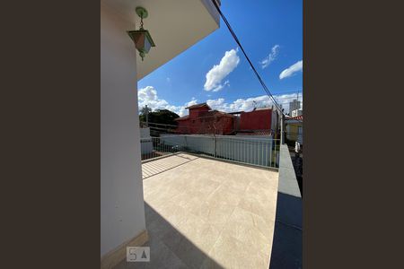 Casa à venda com 149m², 3 quartos e 3 vagas Casa à venda com 149m², 3 quartos e 3 vagasVaranda