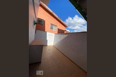 Casa à venda com 149m², 3 quartos e 3 vagas Casa à venda com 149m², 3 quartos e 3 vagasÁrea externa