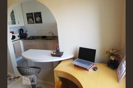 Sala de apartamento para alugar com 1 quarto, 45m² em Cristal, Porto Alegre