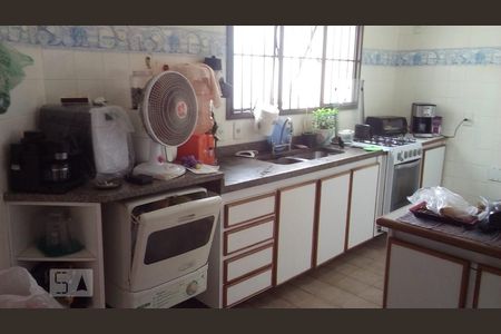 Apartamento à venda com 149m², 3 quartos e 2 vagas Apartamento à venda com 149m², 3 quartos e 2 vagasCozinha