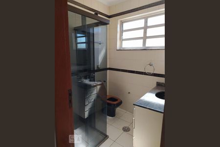Casa à venda com 250m², 4 quartos e 2 vagas Casa à venda com 250m², 4 quartos e 2 vagasBanheiro 4