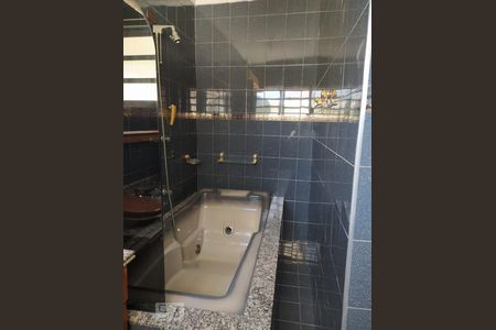 Casa à venda com 250m², 4 quartos e 2 vagas Casa à venda com 250m², 4 quartos e 2 vagasBanheiro Suíte 1