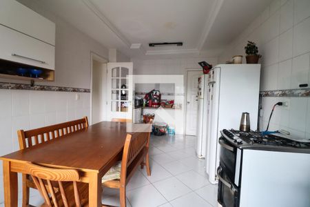 Casa à venda com 300m², 5 quartos e sem vaga Casa à venda com 300m², 5 quartos e sem vagaCozinha
