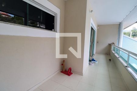 Casa à venda com 300m², 5 quartos e sem vaga Casa à venda com 300m², 5 quartos e sem vagaVaranda da Suíte 2