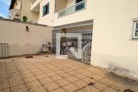 Casa à venda com 300m², 5 quartos e sem vaga Casa à venda com 300m², 5 quartos e sem vagaQuintal